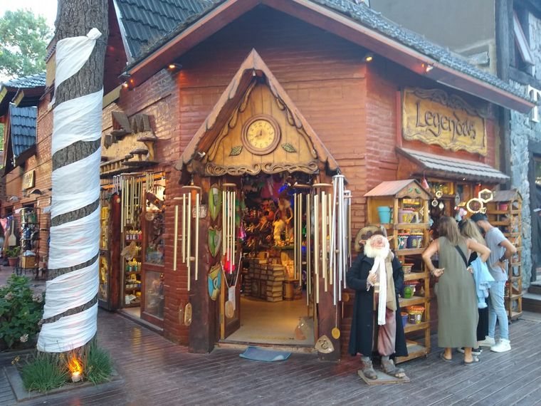 Centro comercial en Mar de las Pampas