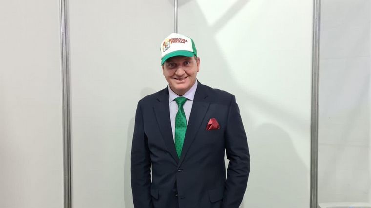 Los despampanantes looks de Guille y Agus en el Festival de la Avicultura