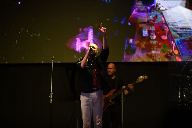 Así se vivió la primera noche del Festival de la Avicultura.