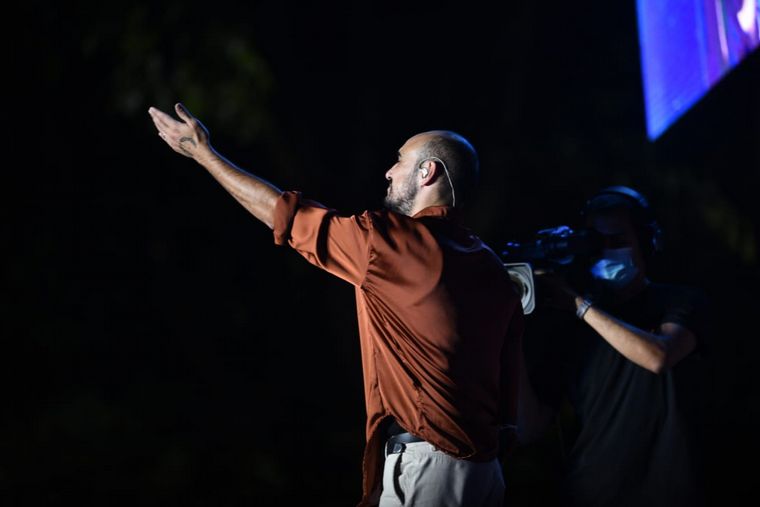 Así se vivió la primera noche del Festival de la Avicultura.