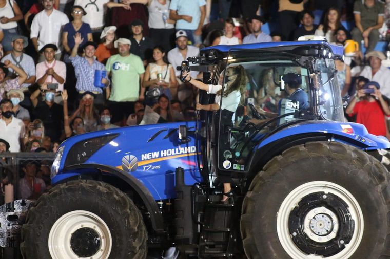 Soledad Pastorutti y Jairo, figuras de la décima noche de Jesús María.