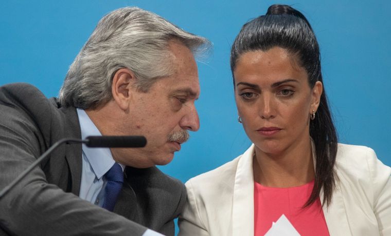 Alberto Fernández y Luana Volnovich.