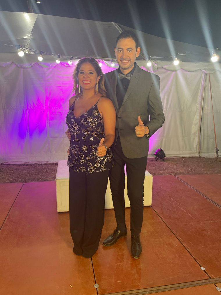 Geo y Raúl brillaron en el Festival de la Avicultura.