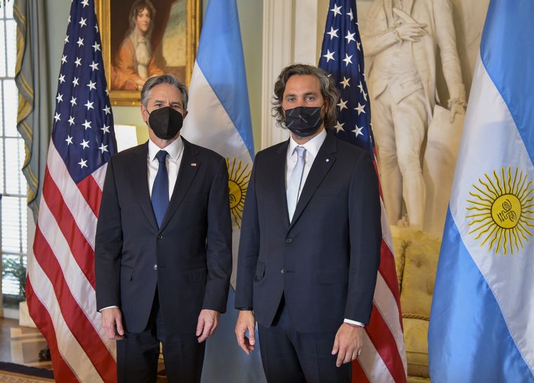 FOTO: Santiago Cafiero junto al secretario de Estado, Antony Blinken
