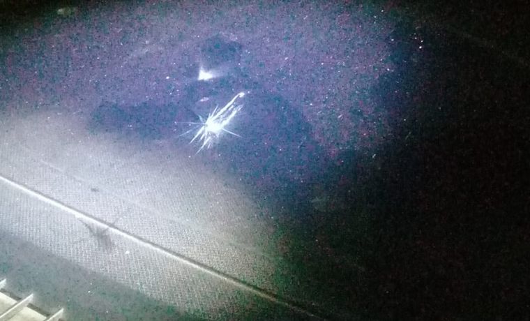 Una de las pedradas en el móvil.