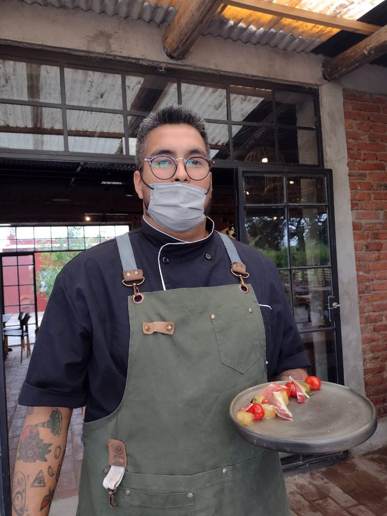 Matías Arrieta visitó Casa Semilla, restaurant de Colonia Caroya