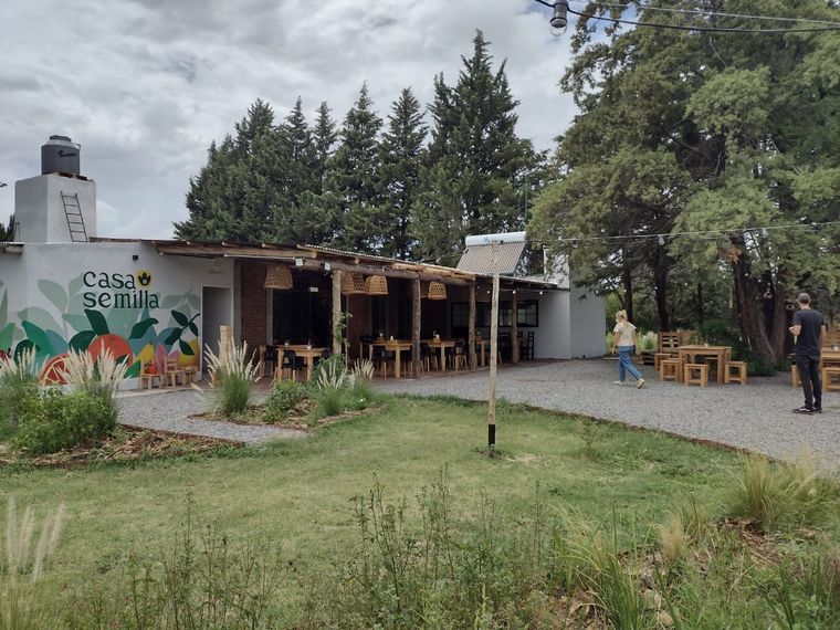 Matías Arrieta visitó Casa Semilla, restaurant de Colonia Caroya