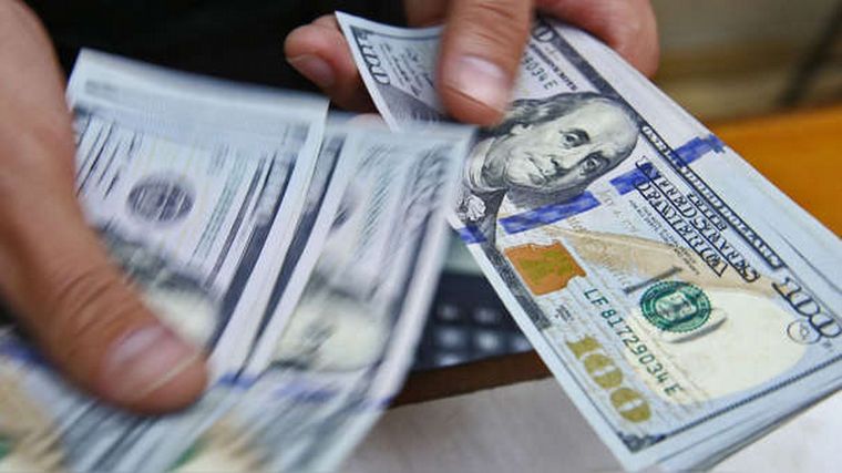 FOTO: El dólar blue sigue en alza.
