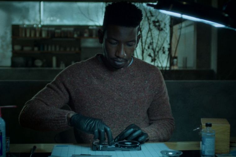 Dan, a punto de descubrir el secreto que ocultan los viejos VHS.