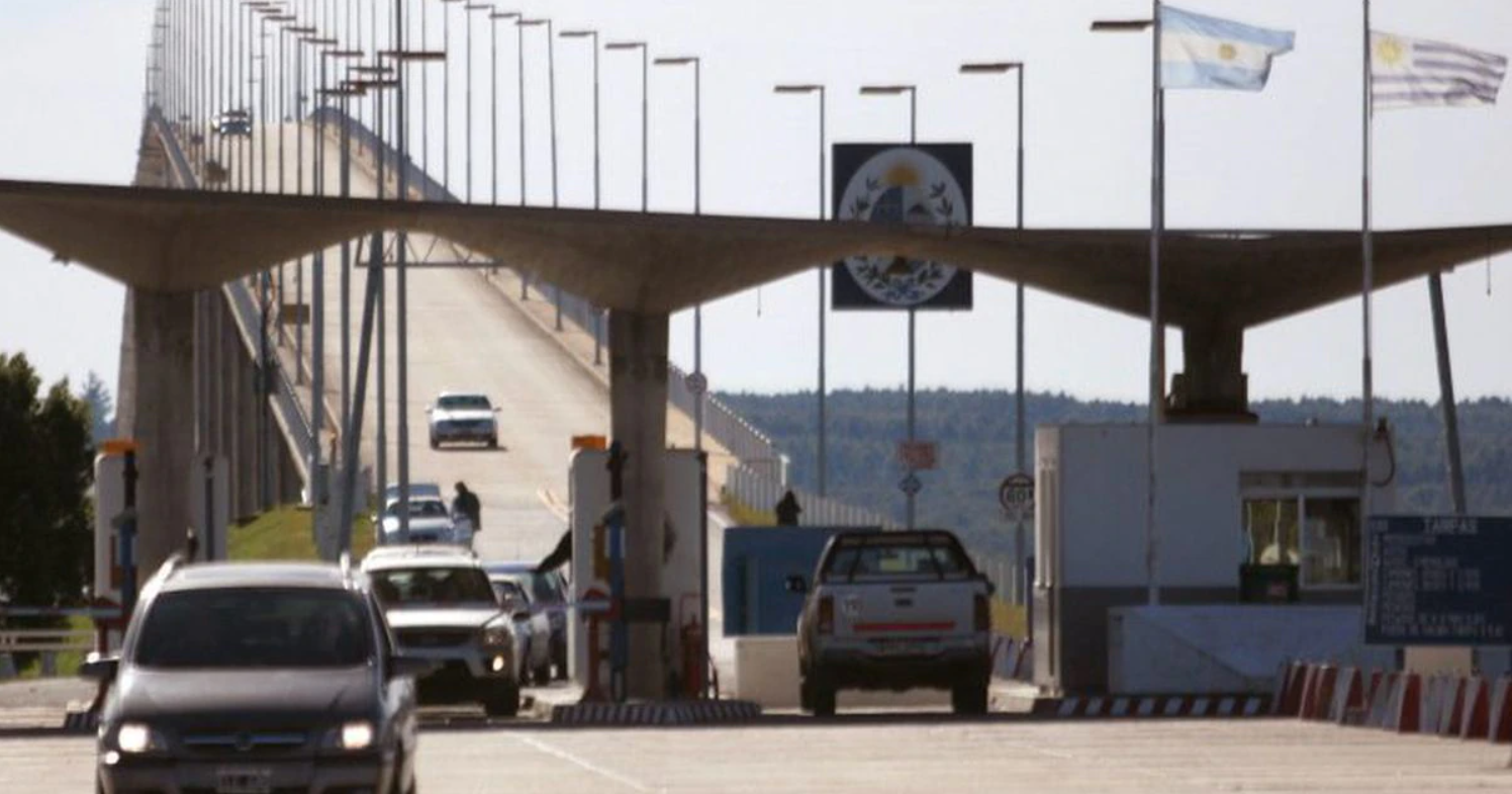 Uruguay no pide PCR negativo ni aislamiento a quienes hayan cursado la enfermedad.