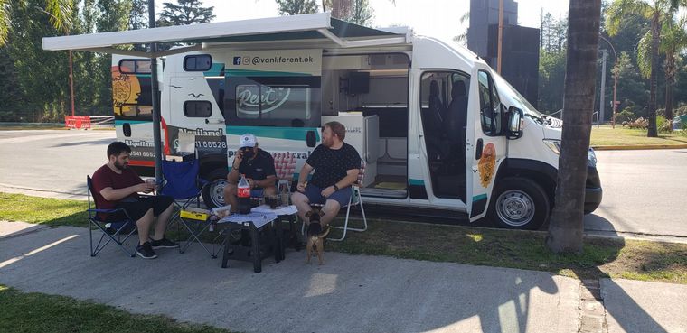 Viajar en motorhome, una experiencia en auge en Córdoba - La Mesa de Café -  Siempre Juntos - Cadena 3 Argentina