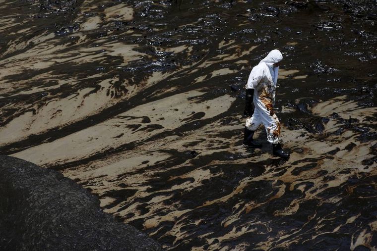 FOTO: El derrame petrolero en las costas de Perú ocurrió el sábado pasado. (Foto: CNN)