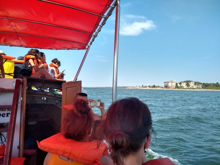 FOTO: Navegar por Mar Chiquita, un paseo obligado en Córdoba
