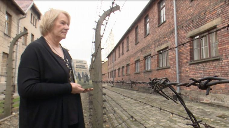 FOTO: Autora de "El tatuador de Auschwitz" presenta su nuevo libro