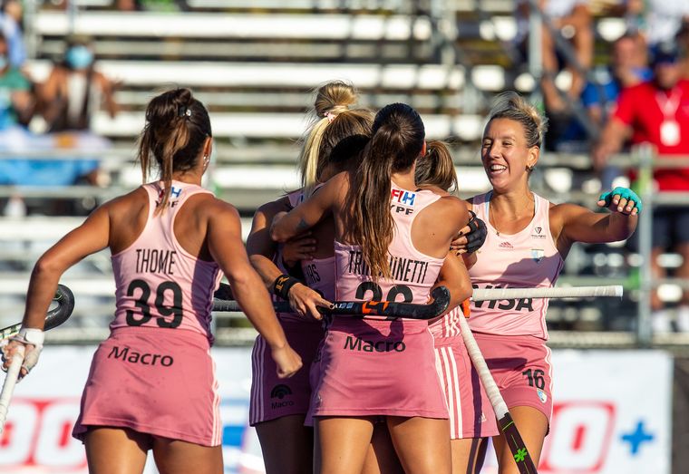 Las Leonas golearon a Chile.