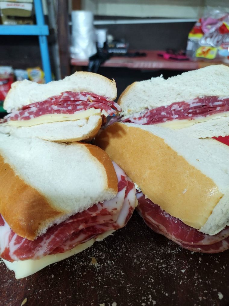 El clásico sándwich del Almacén de Quito.