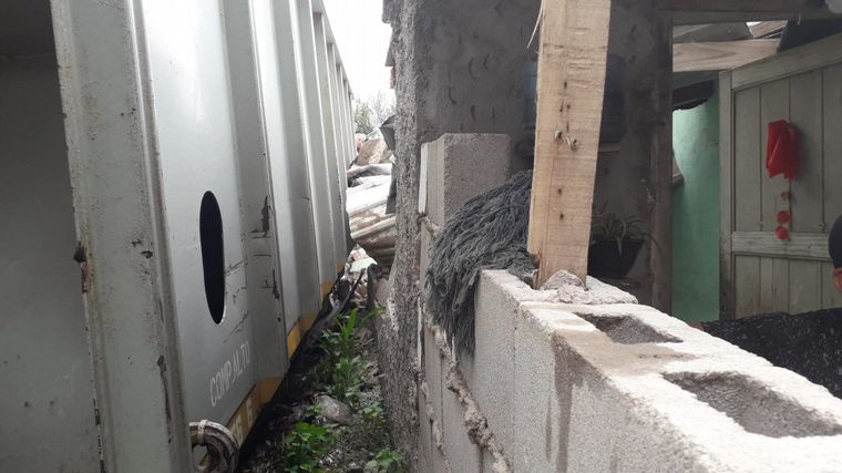 FOTO: Impactante: el tren que descarriló en Córdoba, en imágenes