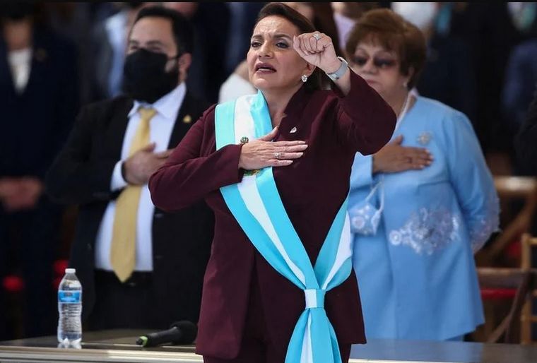 FOTO: Xiomara Castro asumió este jueves la presidencia de Honduras