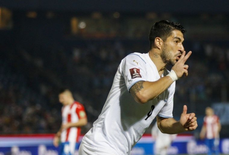 FOTO: Luis Suárez le dio la victoria a Uruguay.