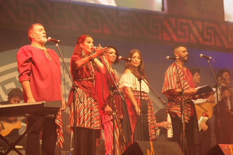 Soledad y Destino San Javier, el plato fuerte de la sexta luna coscoína.