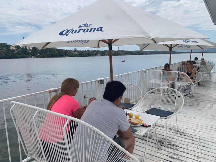 Bravo Café, un restaurante con vista panorámica en Carlos Paz