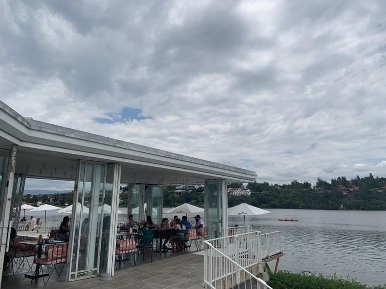 Bravo Café, un restaurante con vista panorámica en Carlos Paz