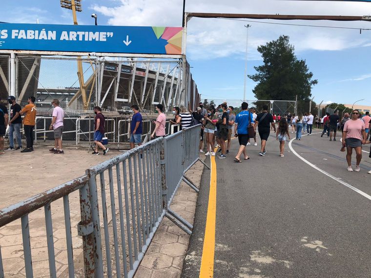 Demoras para retirar las entradas de Argentina-Colombia