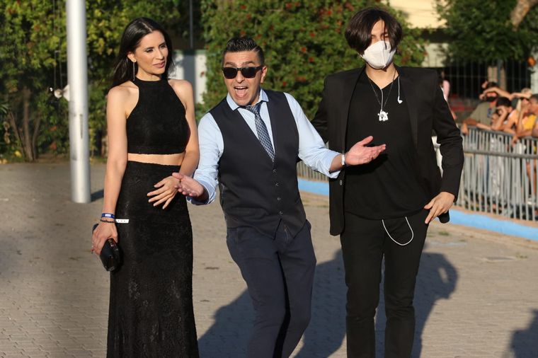 Los artistas llenaron de glamour la alfombra roja de los Premios Carlos.