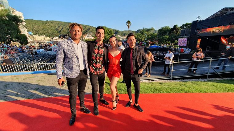 Todo el talento del espectáculo fue premiado en Carlos Paz.