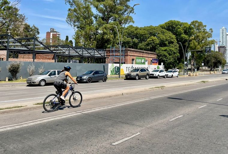 FOTO: La Costanera, una perlita rosarina para ciclistas urbanos