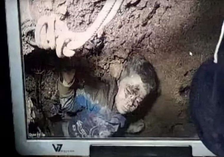 FOTO: Un niño cayó a un pozo: su rescate mantiene en vilo al mundo
