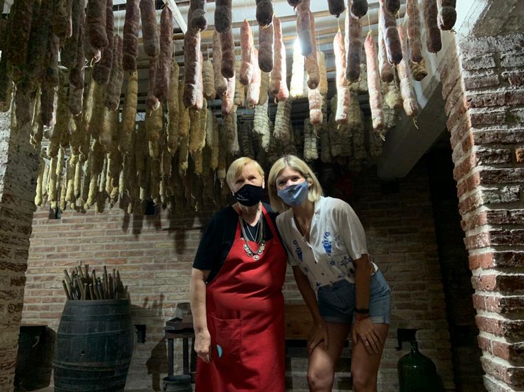 FOTO: Norma Londero cuenta cómo se hace salame en Colonia Caroya