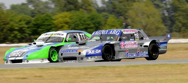 Calvani (Dodge) ganador y Meichtri (Ford) 1° y 2° en La Plata.