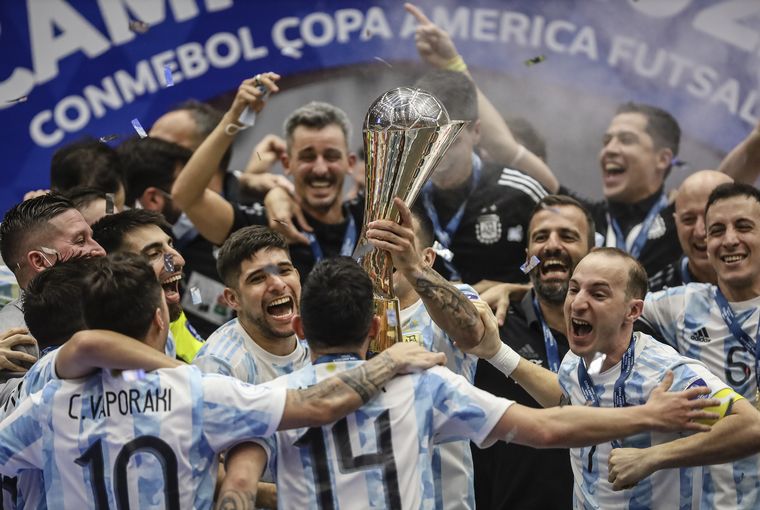 FOTO: Argentina se coronó por tercera vez en su historia campeón de América de Futsal.