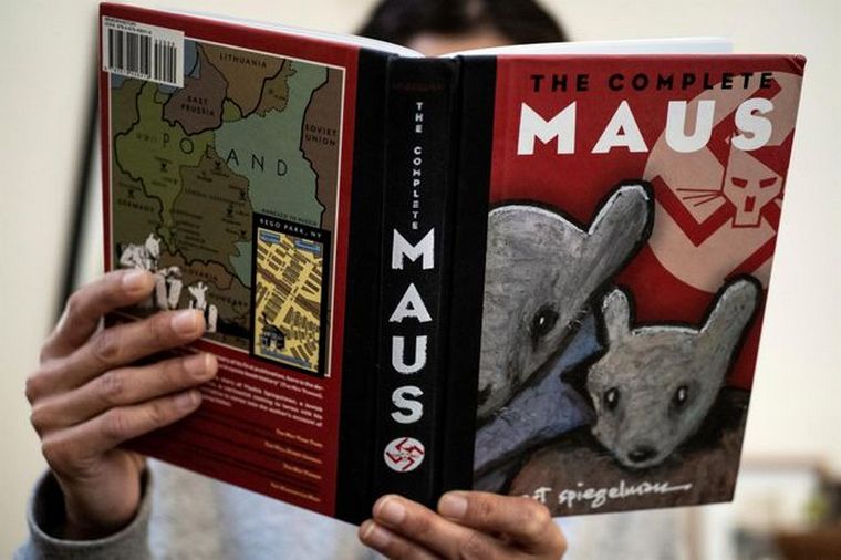 Se viralizó un libro sobre el Holocausto tras ser censurado