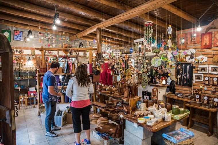 El camino tiene diferentes propuestas. Turismo Villa Giardino