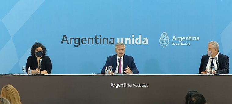 Alberto en la reunión conjunta de los Consejos Federales de Salud y de Educación