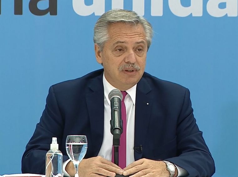 Alberto en la reunión conjunta de los Consejos Federales de Salud y de Educación