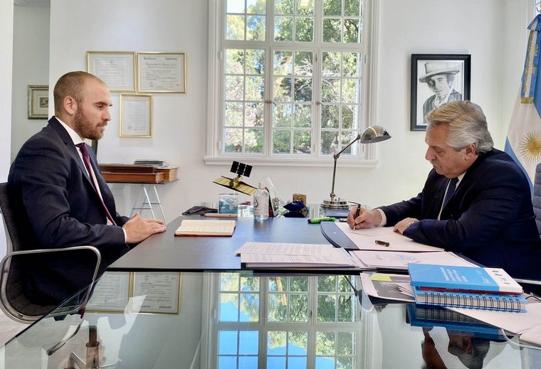 Alberto Fernández se reunió con Martín Guzmán por la negociación con el FMI. (NA)
