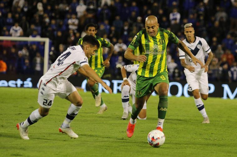 Santiago Silva volvió a jugar luego de la suspensión