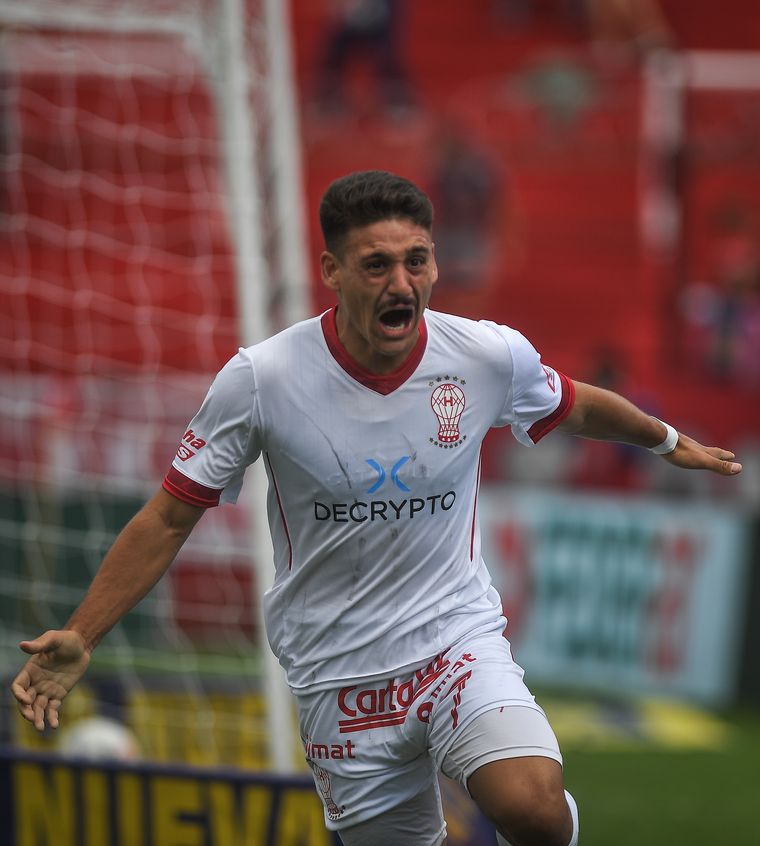 Huracán aprovechó su momento y derrotó a Lanús por 1-0.
