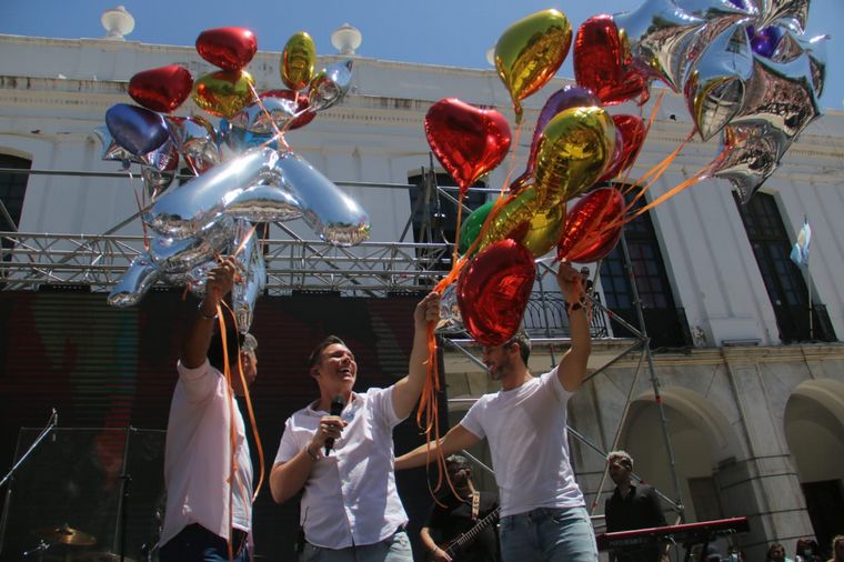 Destino San Javier le cantó a los enamorados en el Cabildo de Córdoba.
