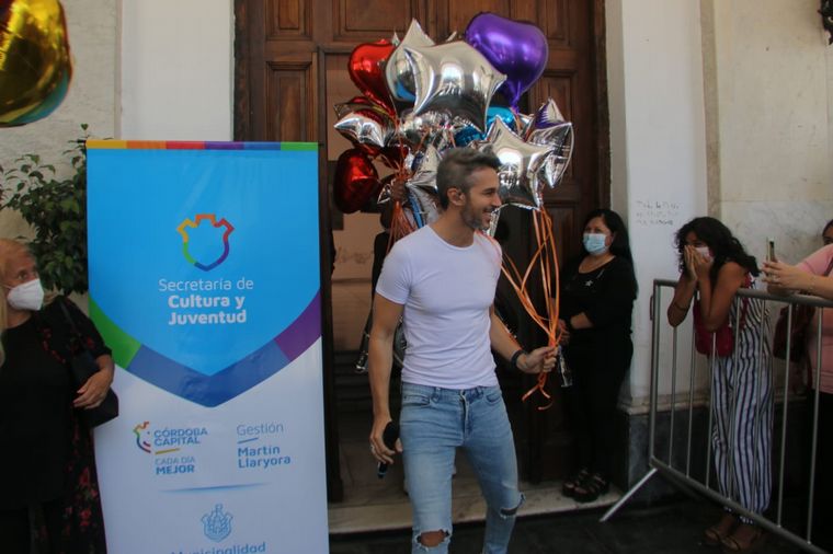 Destino San Javier le cantó a los enamorados en el Cabildo de Córdoba.