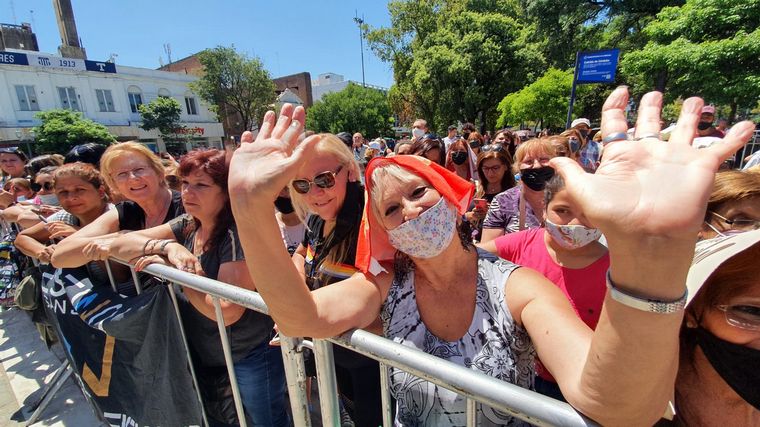 Destino San Javier le cantó a los enamorados en el Cabildo de Córdoba.