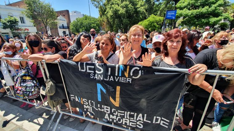 Destino San Javier le cantó a los enamorados en el Cabildo de Córdoba.