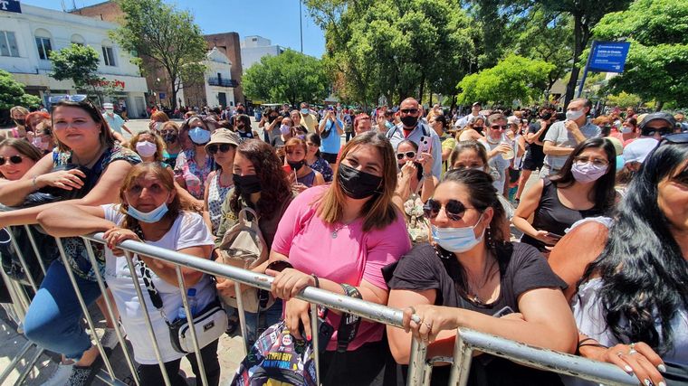 Destino San Javier le cantó a los enamorados en el Cabildo de Córdoba.