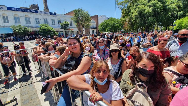 Destino San Javier le cantó a los enamorados en el Cabildo de Córdoba.