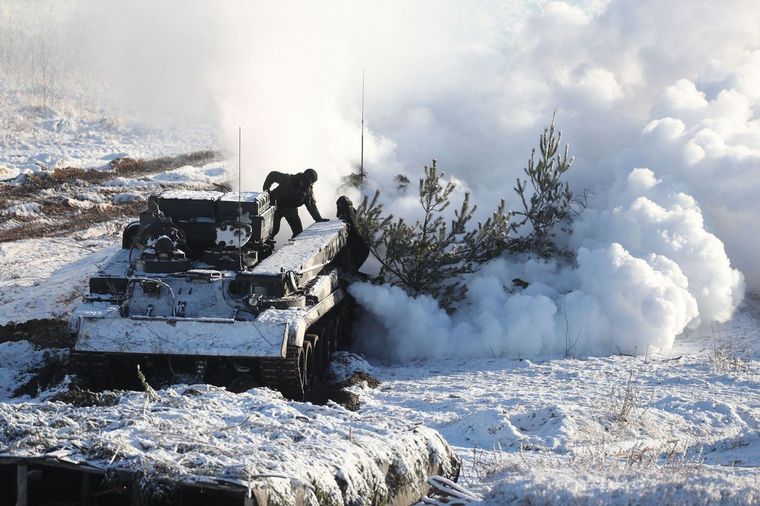 FOTO: Rusia anuncia la retirada de algunas tropas cerca de Ucrania