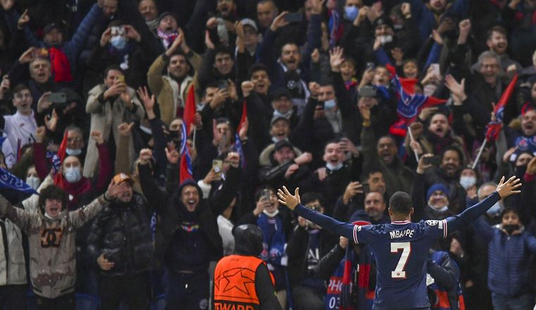 Kylian Mbappe festeja el gol del triunfo del PSG ante el Real Madrid. (NA)