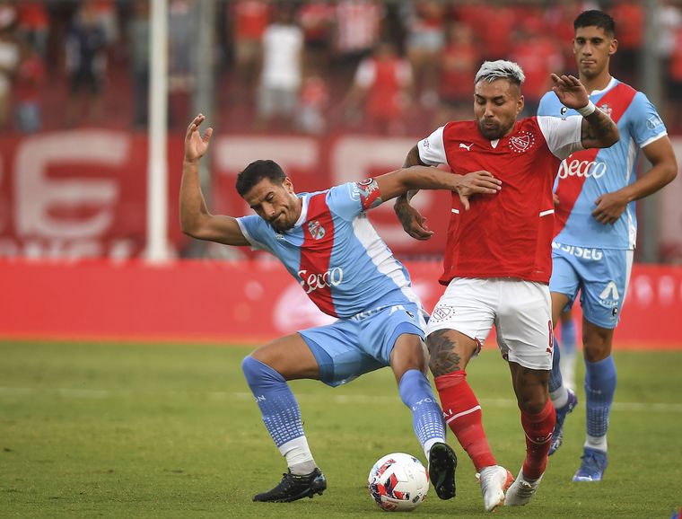 FOTO: Independiente y Arsenal, un duelo entre clubes vecinos.